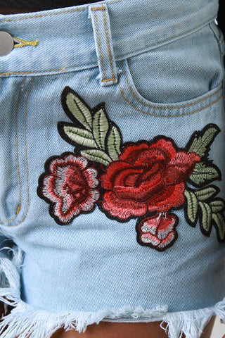Floral Embroidery Patch Frayed Denim Shorts